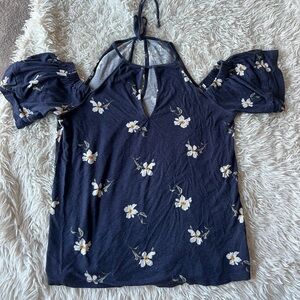 Open shoulder shirt